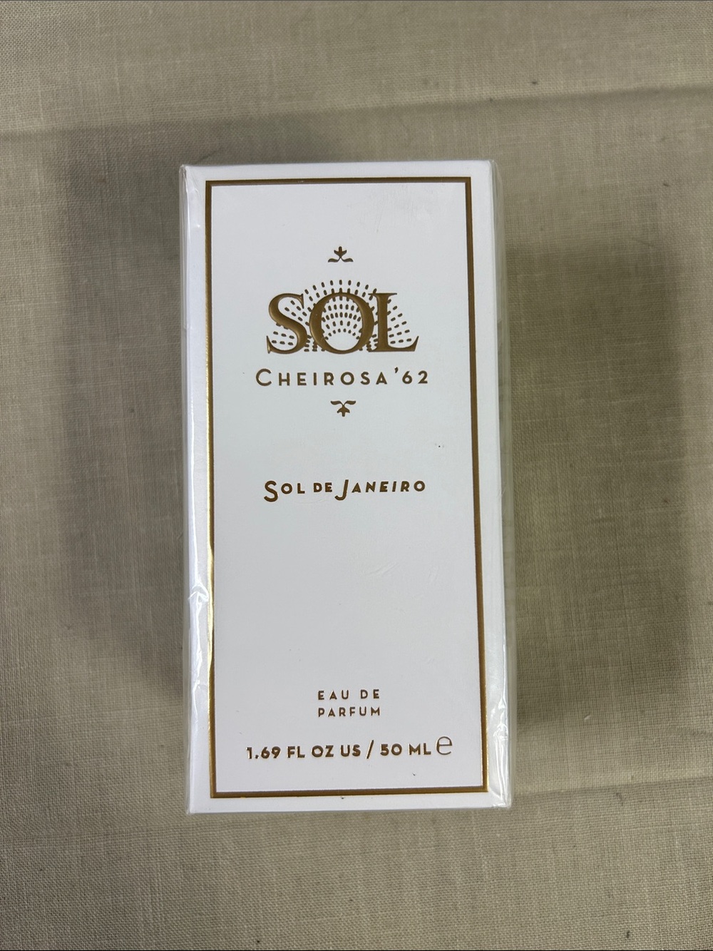 Sol de Janeiro Cheirosa '62 Eau de Parfum - White & Gold Packaging with perfume - Picture 6 of 7